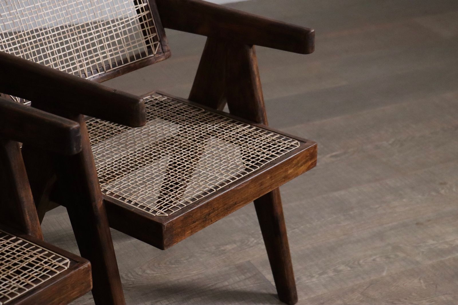 photo vinterior Set van 8 Pierre Jeanneret Office Cane Chairs, India ca. jaren 1950