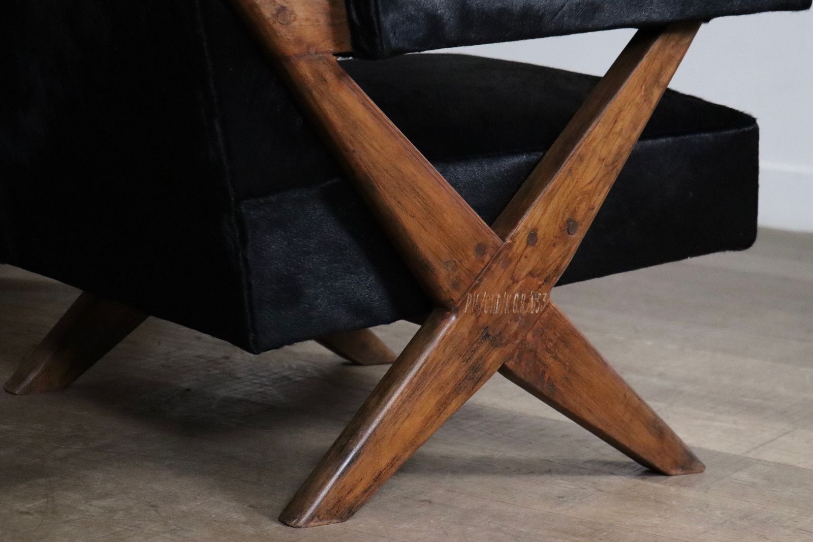 photo buy Pair Of Pierre Jeanneret X Leg Lounge Chairs, Chandigarh 1960s