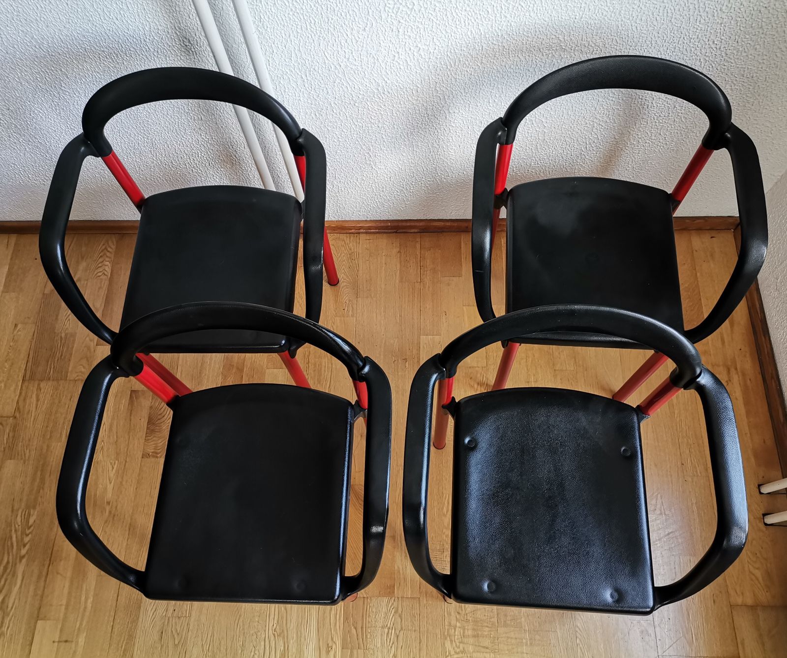 Set van 4 'Modres' eetkamerstoelen van Mladen Oresic voor TMN Jadran, jaren 1980, Joegoslavië photo furniture