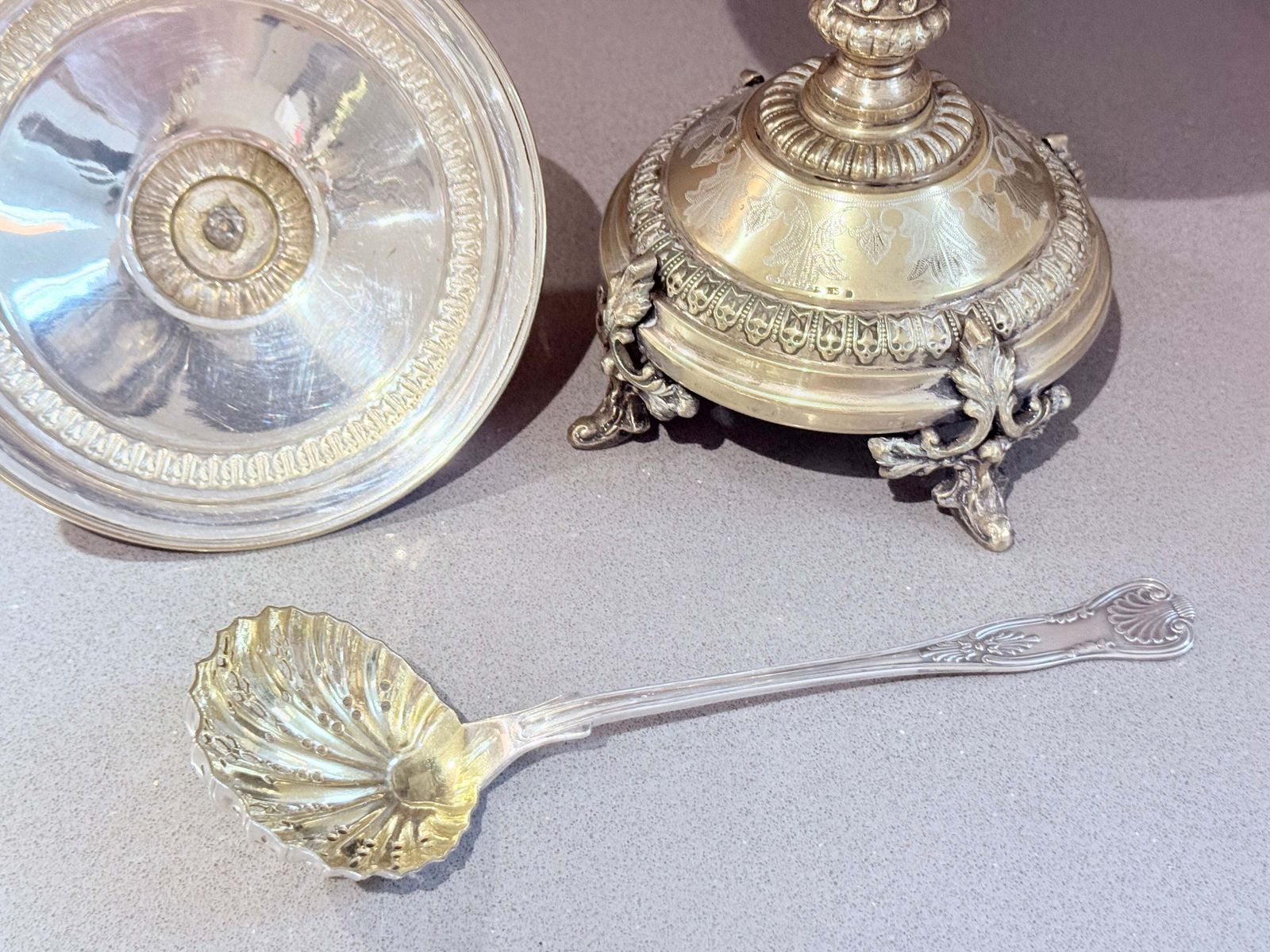 1682.0 Coupe d'époque en argent, saupoudroir à sucre en métal argenté suédois avec cuillère, Östberg photo