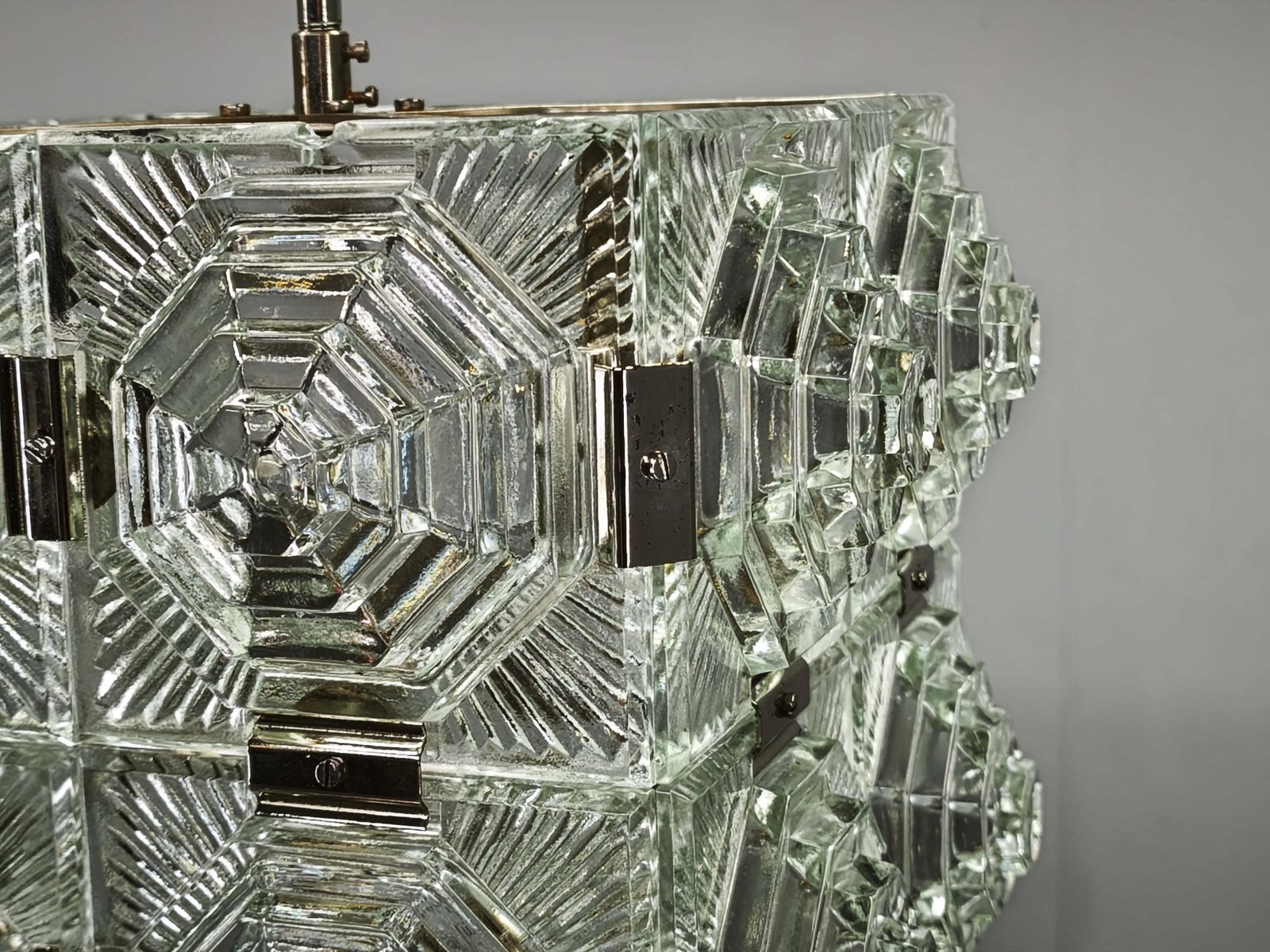 photo furniture Brutalistische glazen kubus hanglamp ca. jaren 1970, Kamenický Šenov