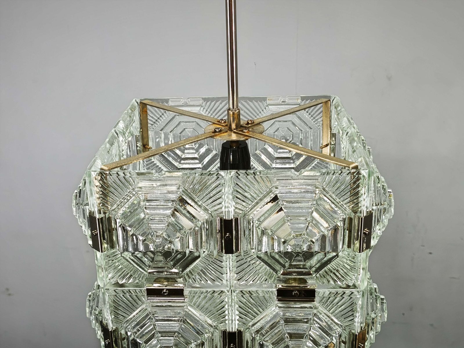 photo for sale Brutalistische glazen kubus hanglamp ca. jaren 1970, Kamenický Šenov