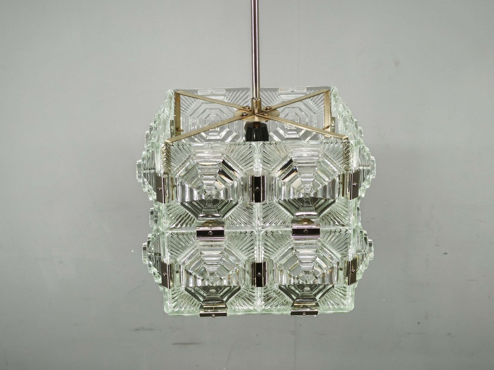 Verlichting Brutalistische glazen kubus hanglamp ca. jaren 1970, Kamenický Šenov photo