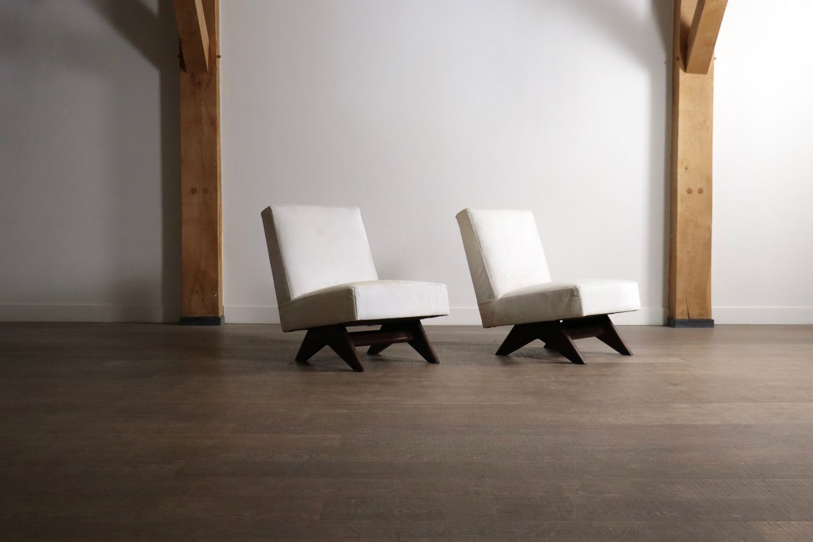 Paar Pierre Jeanneret 'Fireside' Chairs, Model No. PJ-SI-36-A photo for sale