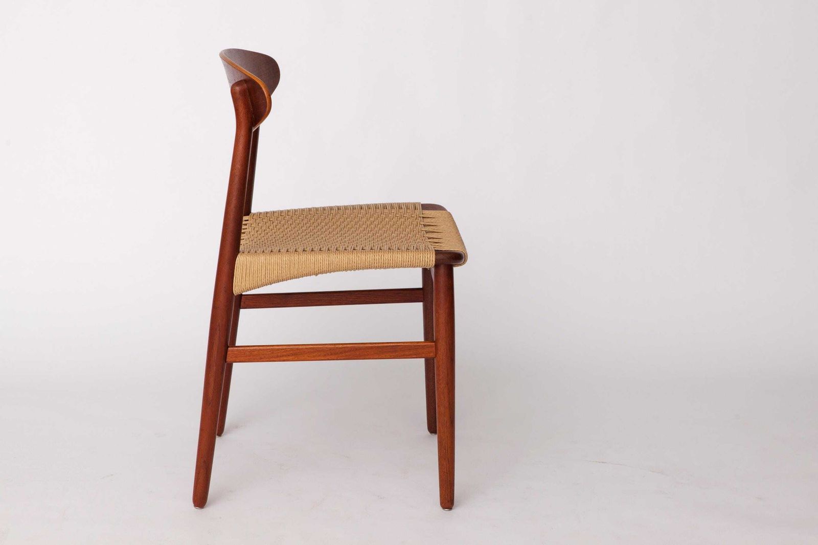 photo furniture 1 Van 4 Mid-Century Teakhouten Eetkamerstoel Van Larsen & Bender Madsen Voor Naestved Møbelfabrik, Denemarken, jaren 1960
