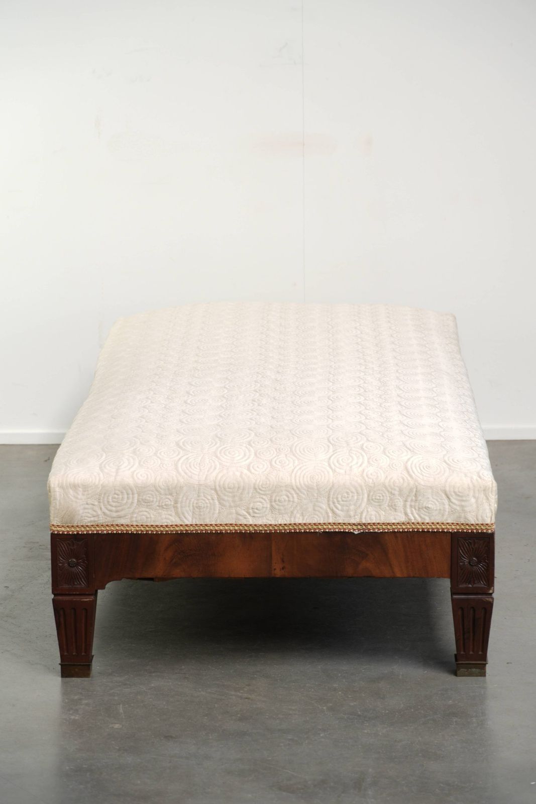 Beautiful Antique French Bench/Window Bench From The 19th Century In Empire Style With A Silk Seat With An Ornate Pattern. photo for sale