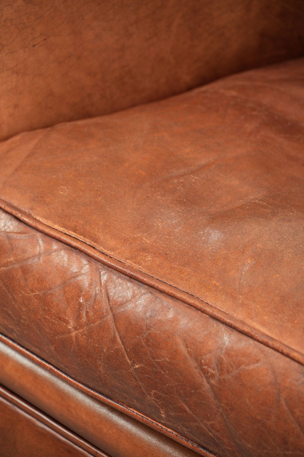 980.0 Vintage Sheep Leather Armchair With A Comfortable Seat And Finished With Ornamental Nails photo