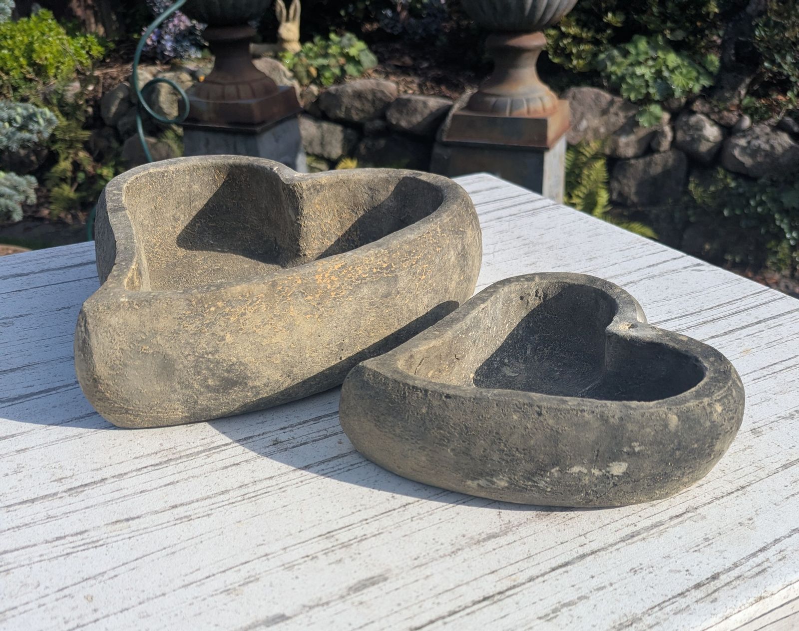 English Stone Vintage Style Birds On Heart Baths Delivery Available 0061.