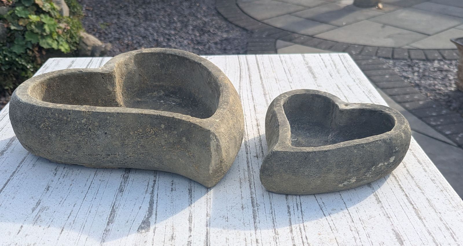 Sculpture vintage en pierre, oiseaux sur baignoire en cœur, livraison disponible 0061. photo 70.0