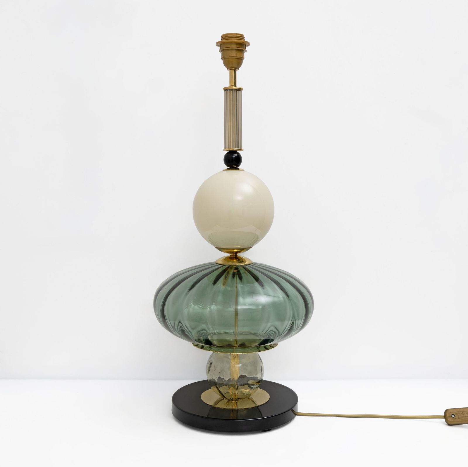 Paar Geometrische Murano Glazen Tafellampen in Groen en Wit, Sottsass Style photo furniture