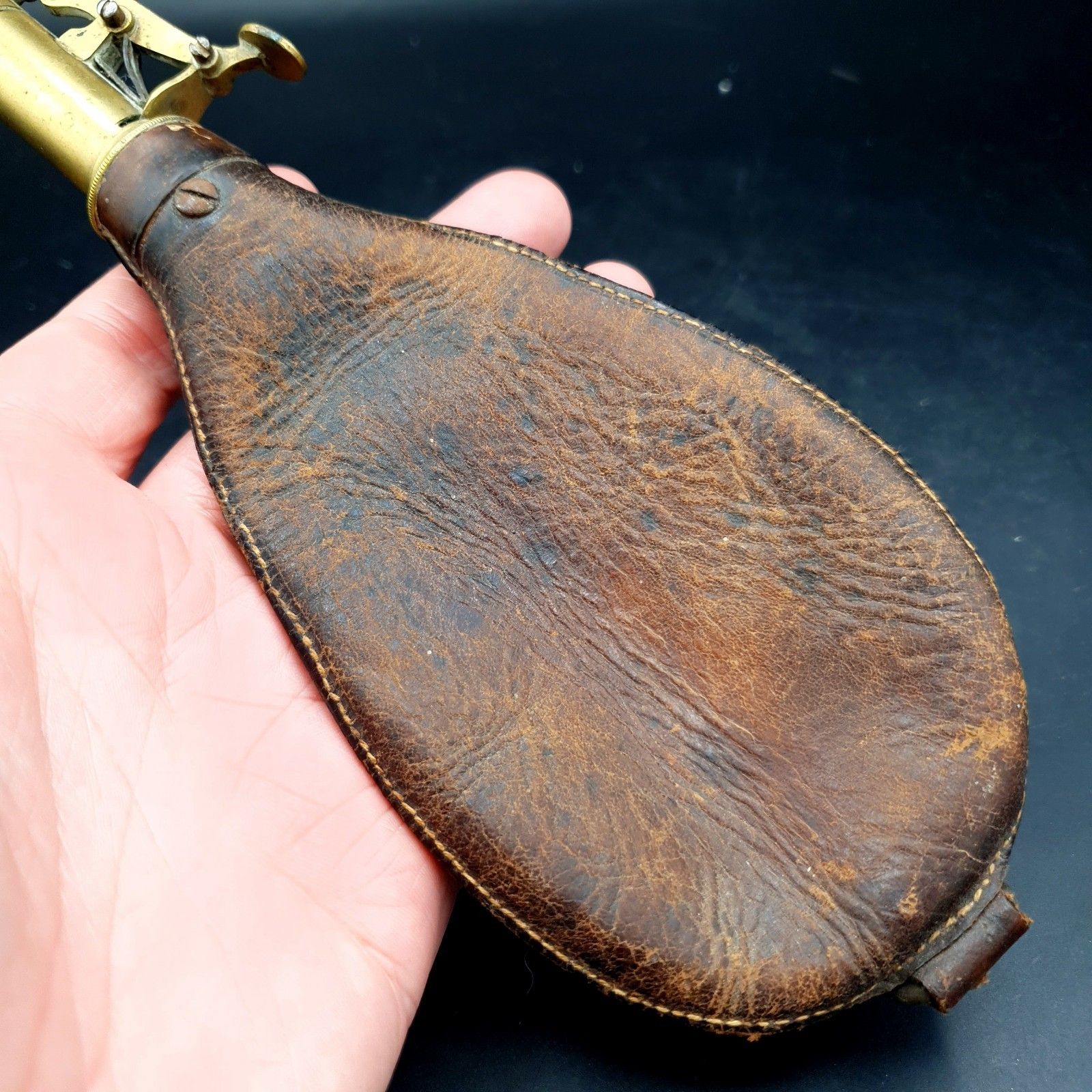 Woonaccessoires Antiek Victoriaans leren hagelflesje W Bartram & Co messing jacht schietsport ca. 1870 photo