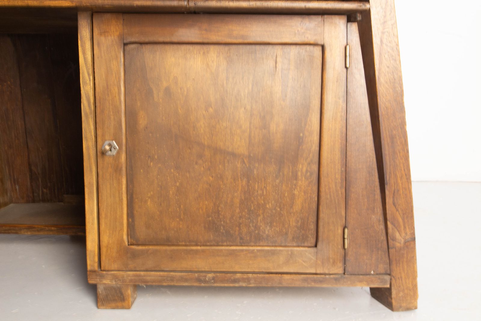 Bureau table d'écriture mid-century en chêne, forme tonneau courbée photo vintage