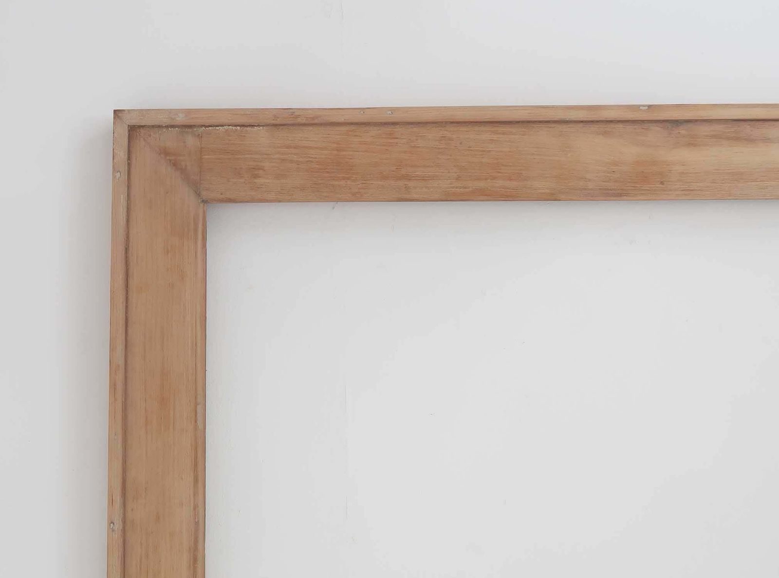 Grote antieke houten fotolijst van grenenhout. Engels, 19e eeuw photo Woonaccessoires