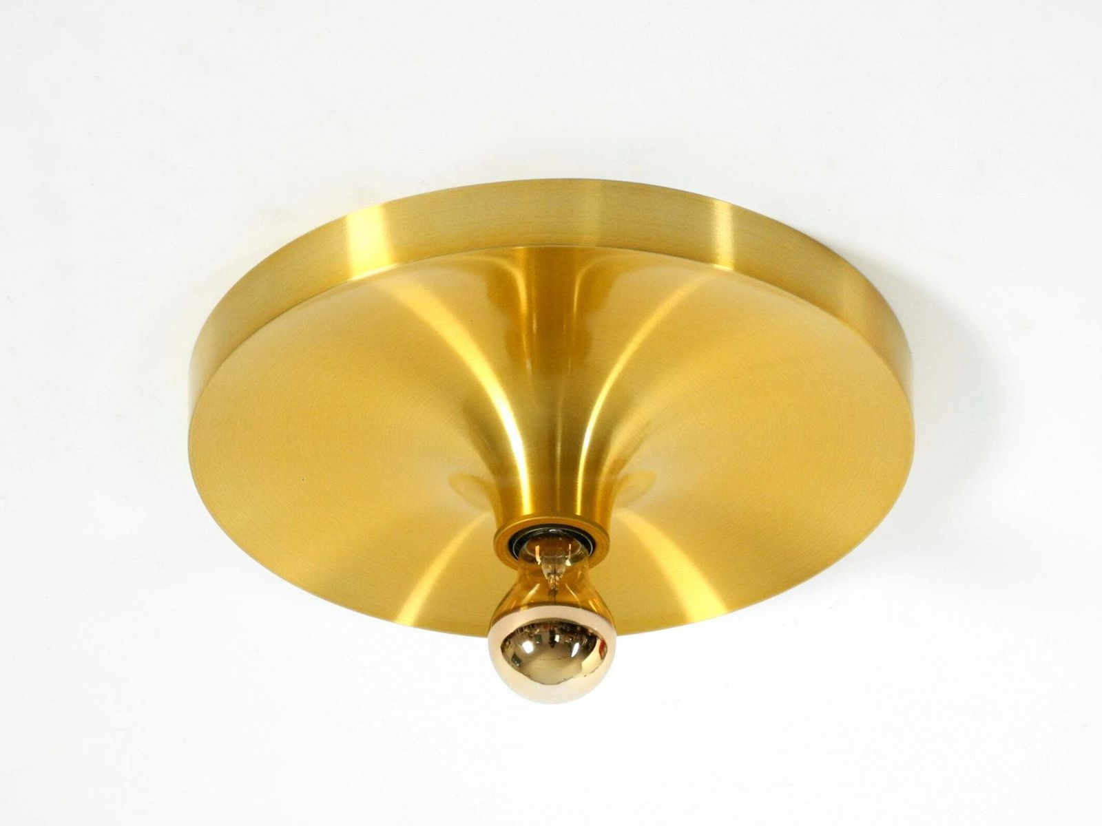 Teka Space Age aluminium plafond- of wandlamp, messing geanodiseerd photo furniture