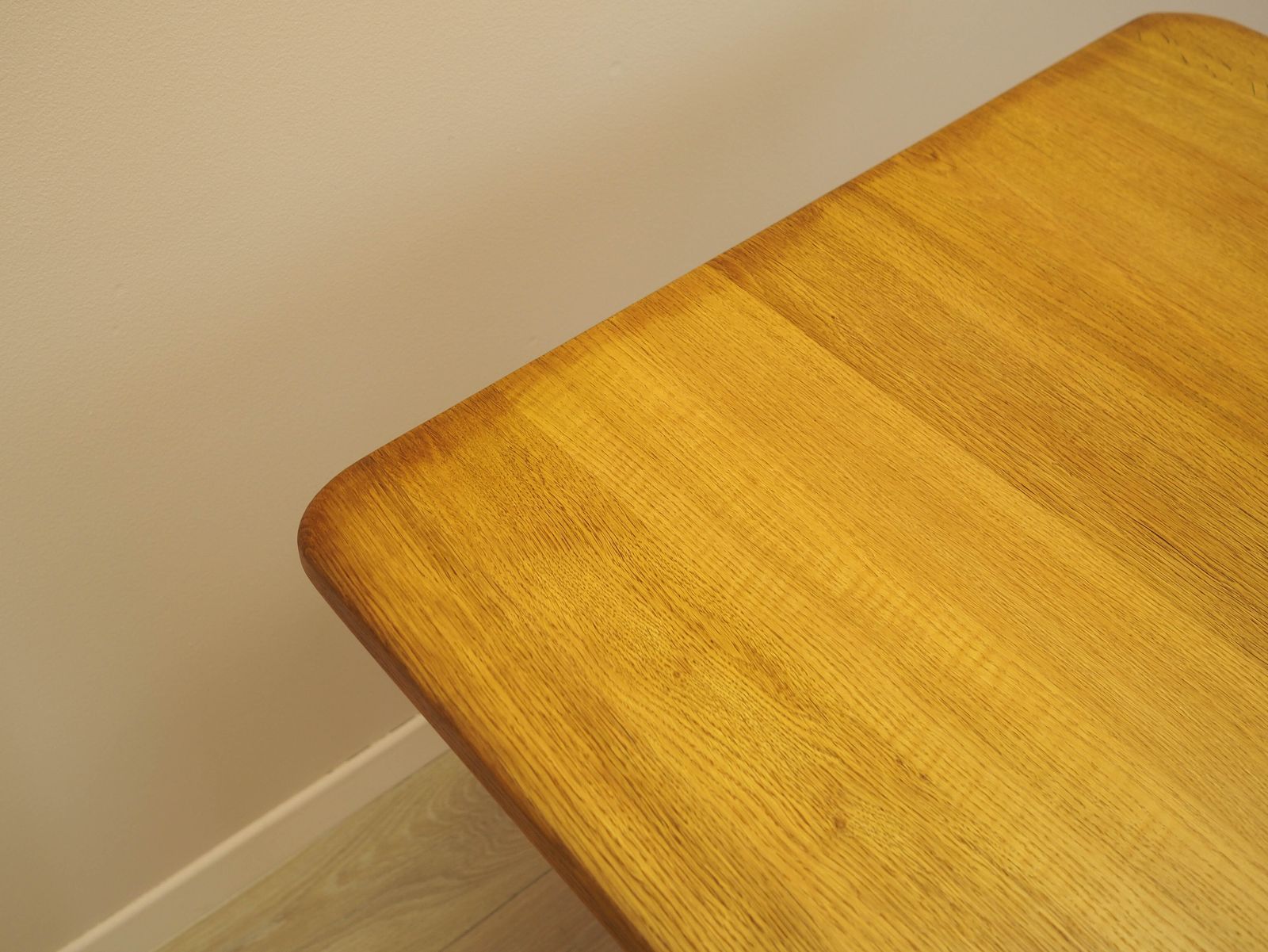 photo furniture Deense Uitschuifbare Eiken Eettafel Ontworpen Door Henning Kjærnulf, jaren 1960