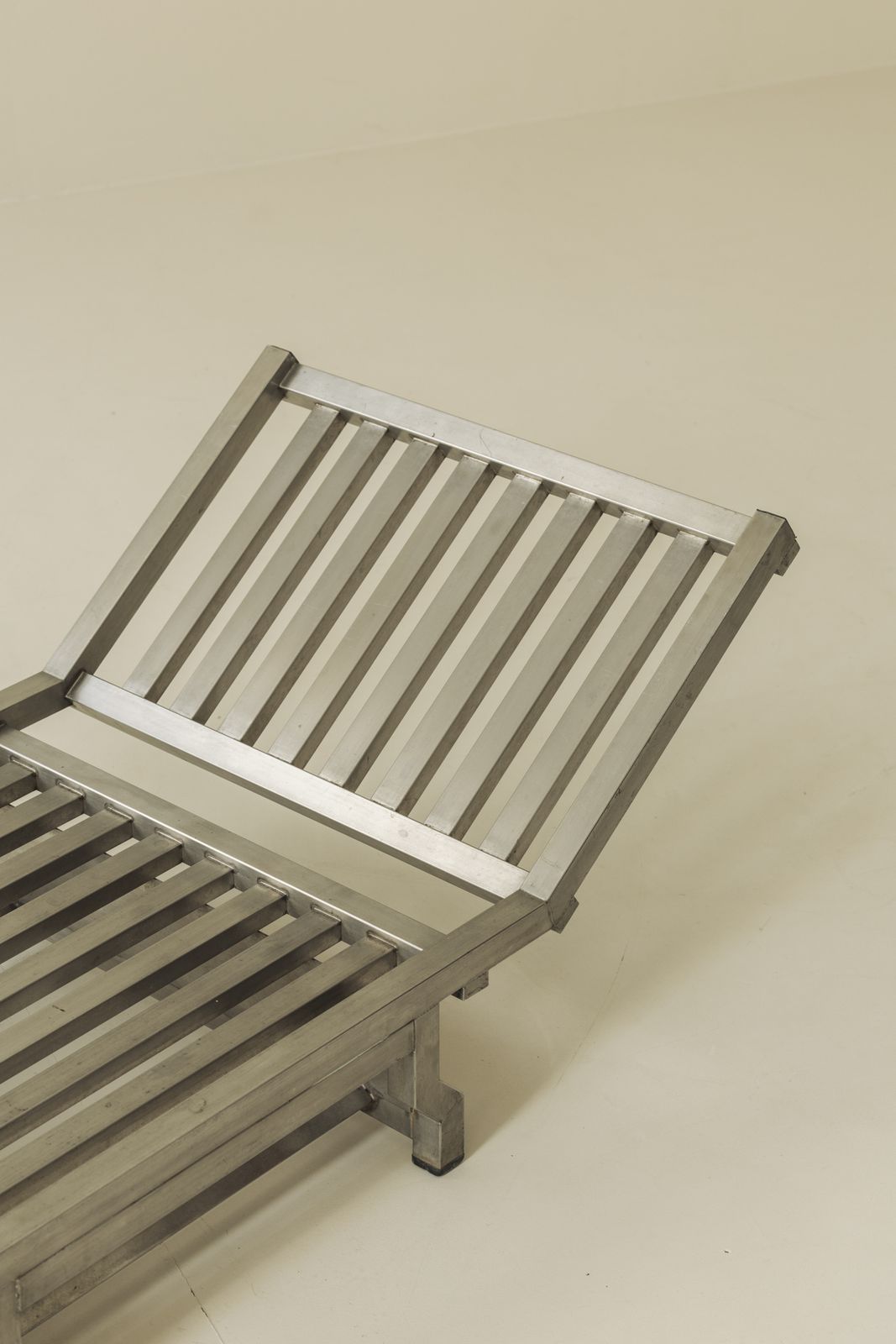 Frans roestvaststalen modernistisch dagslaapbed / chaise longue, jaren 1970. photo vinterior