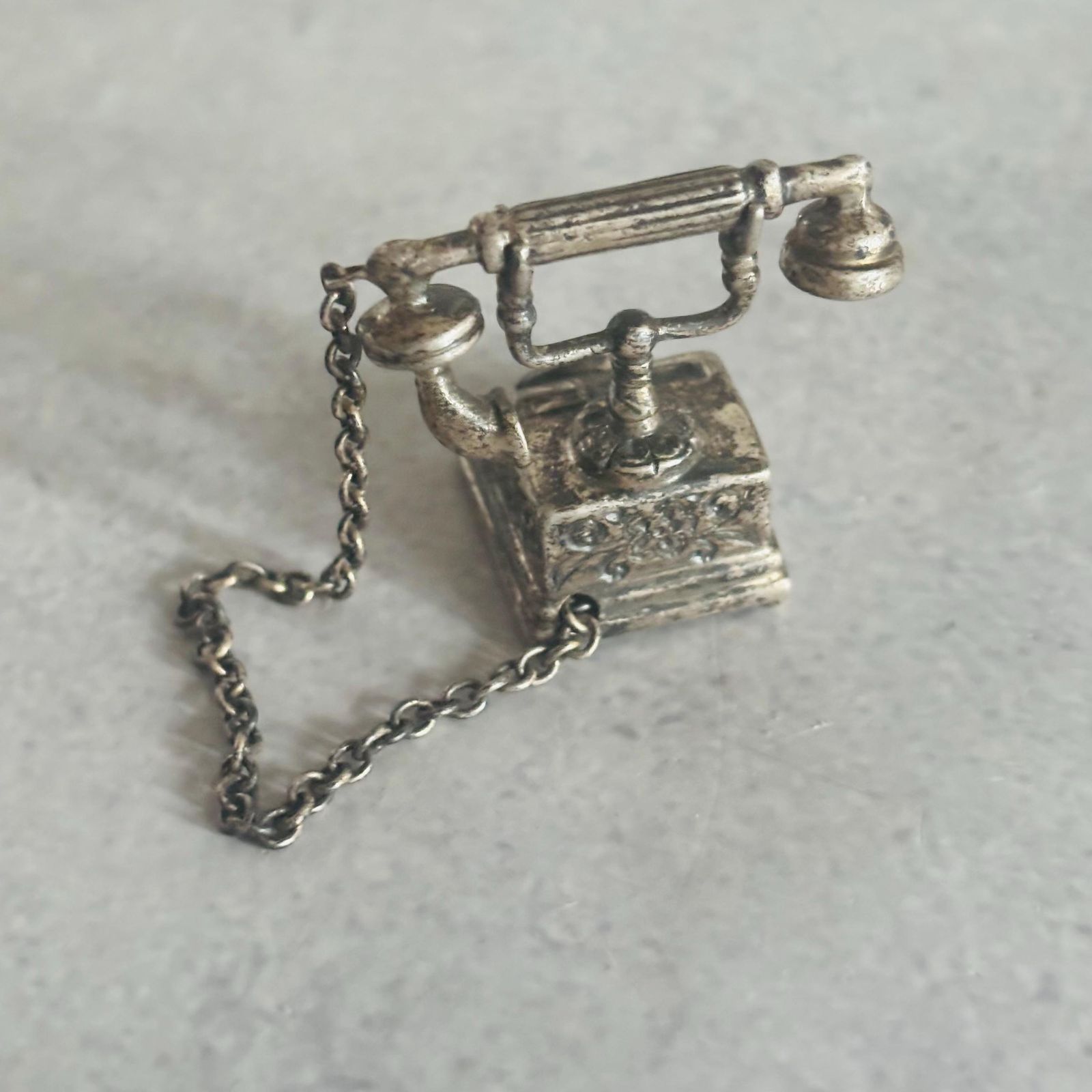 photo furniture Zeldzame vintage Italiaans sterling zilver miniatuurtelefoon, Medusa Oro