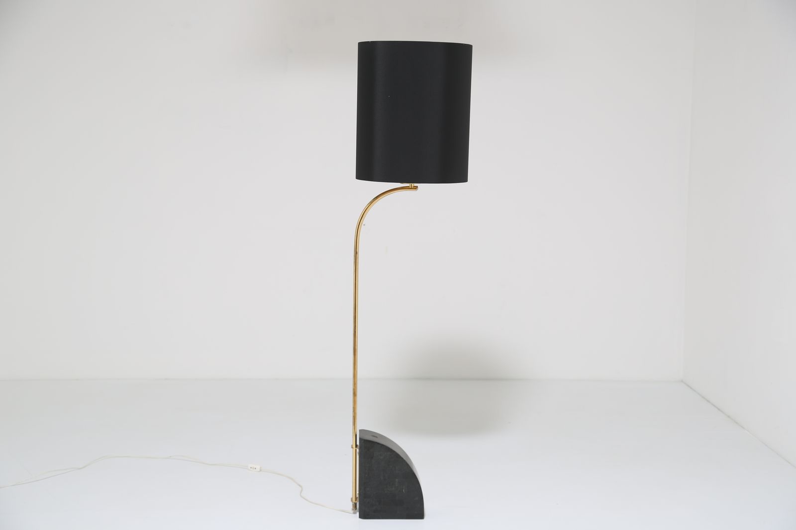 Mid Century Modern Italian Brass & Black Marble Arch Floor Lamp, 1970s. photo vintage