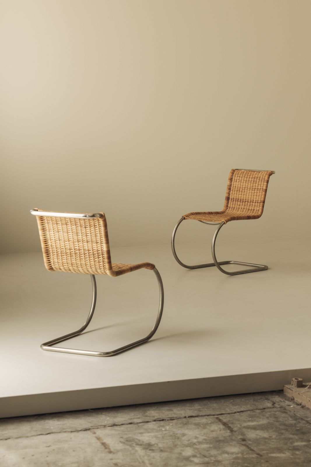 Meubels Set B42 Cantilever Dining Chairs by Ludwig Mies Van Der Rohe voor Tecta, jaren 1970 photo