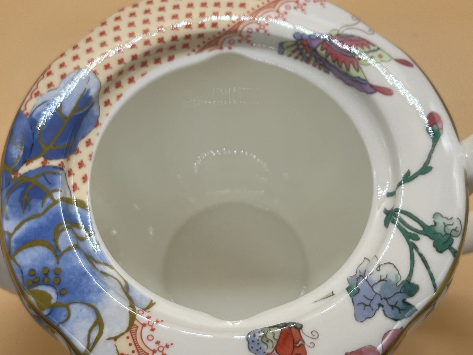 photo furniture New Large 2 Pint Wedgwood China Butterfly Bloom Teapot In Original Box.