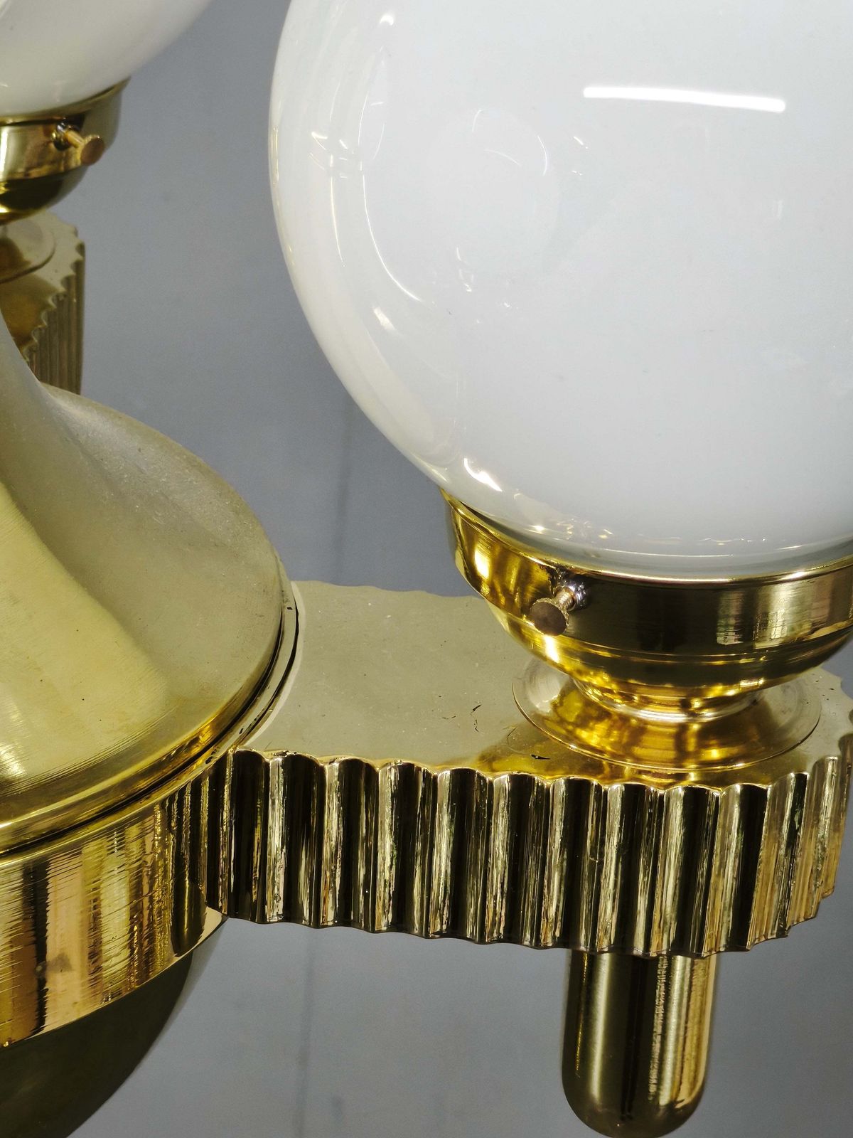 Lustre Art déco tchèque en laiton et verre opalin, années 1920 photo vinterior