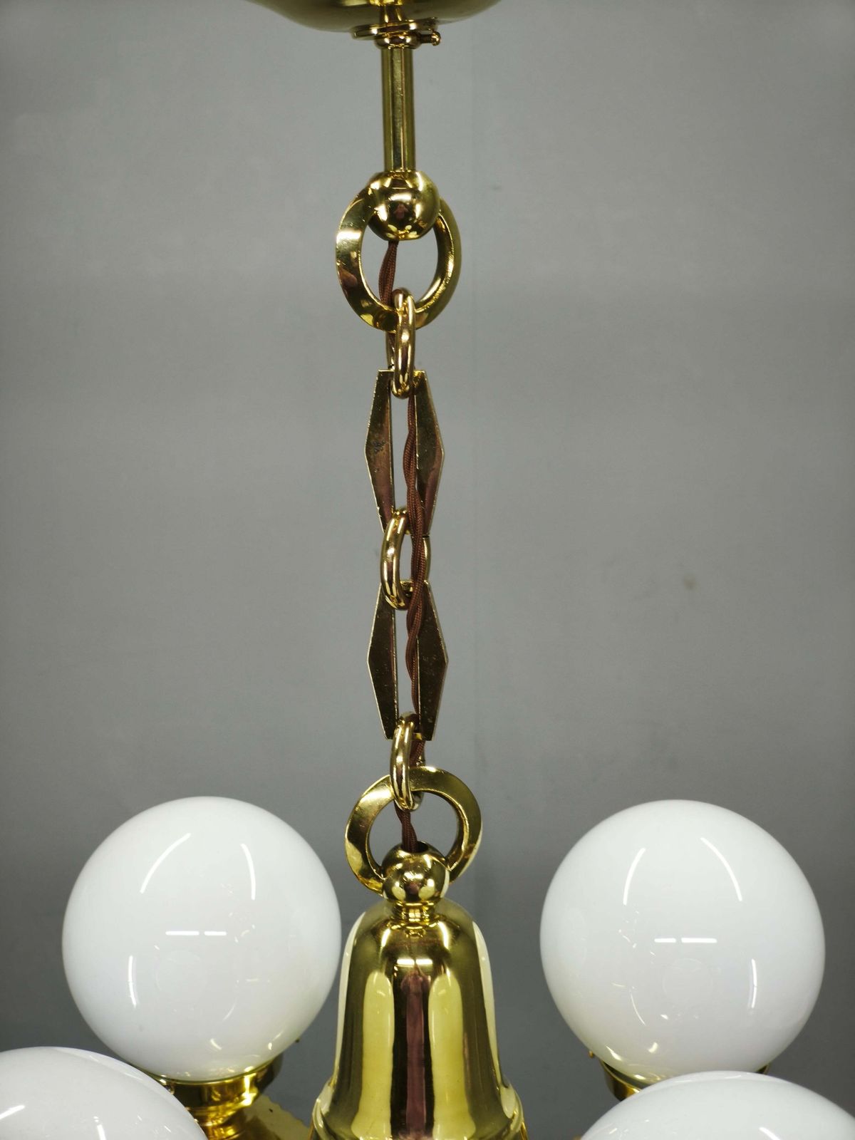 Verlichting Tsjechische art deco messing en opaalglazenkroonluchter, jaren 1920 photo