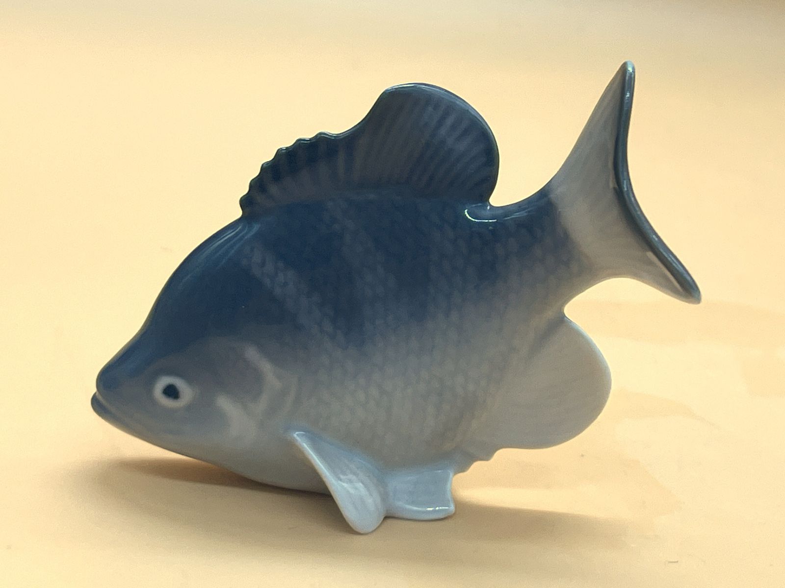 Royal Copenhagen Porcelain American Perch Fish Figurine By Platen Hallermund. No. 2553. photo 59.95