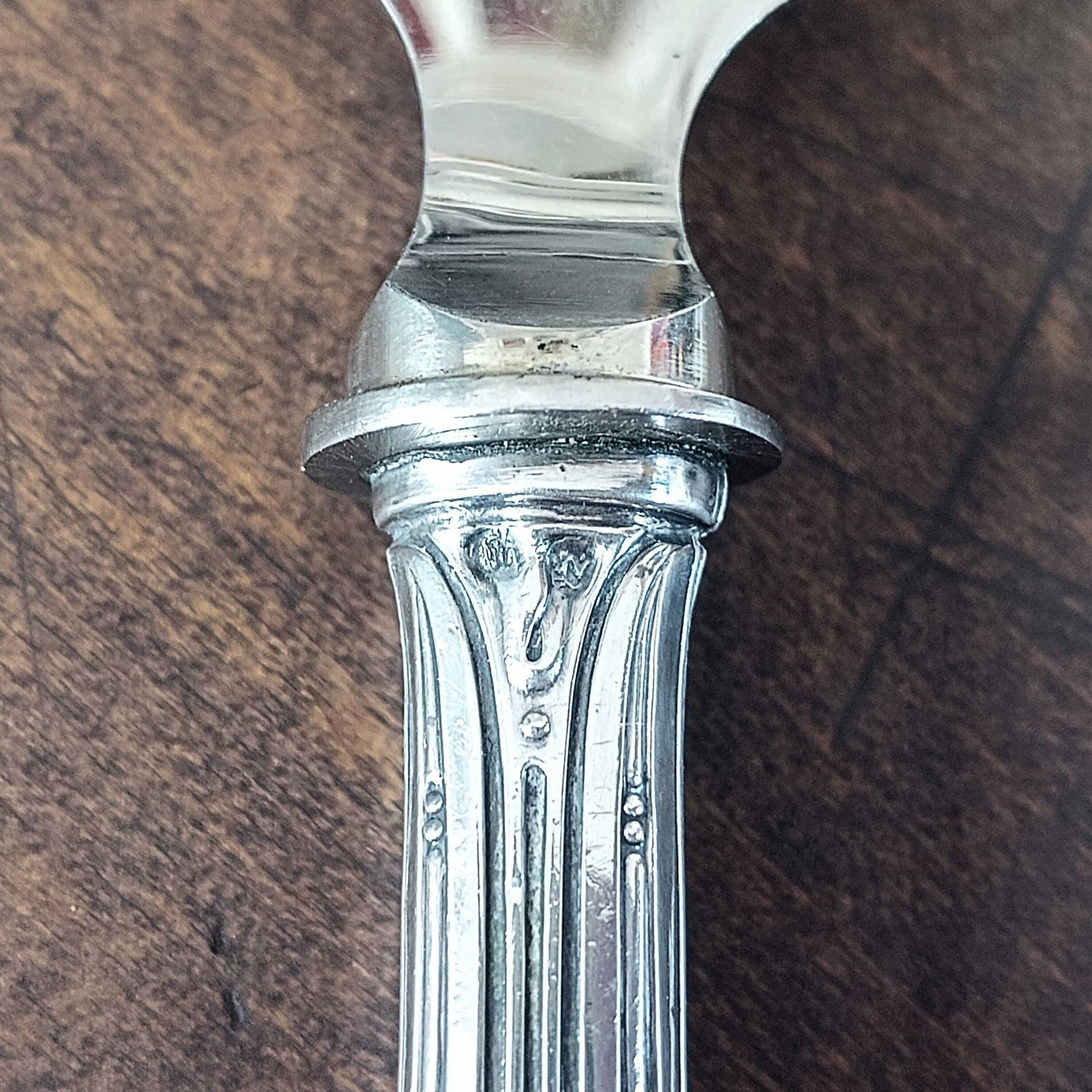 photo furniture Antique English Silver Plated Wooden Cheese / Charcuterie Board & 800 Silver Handled Spreader