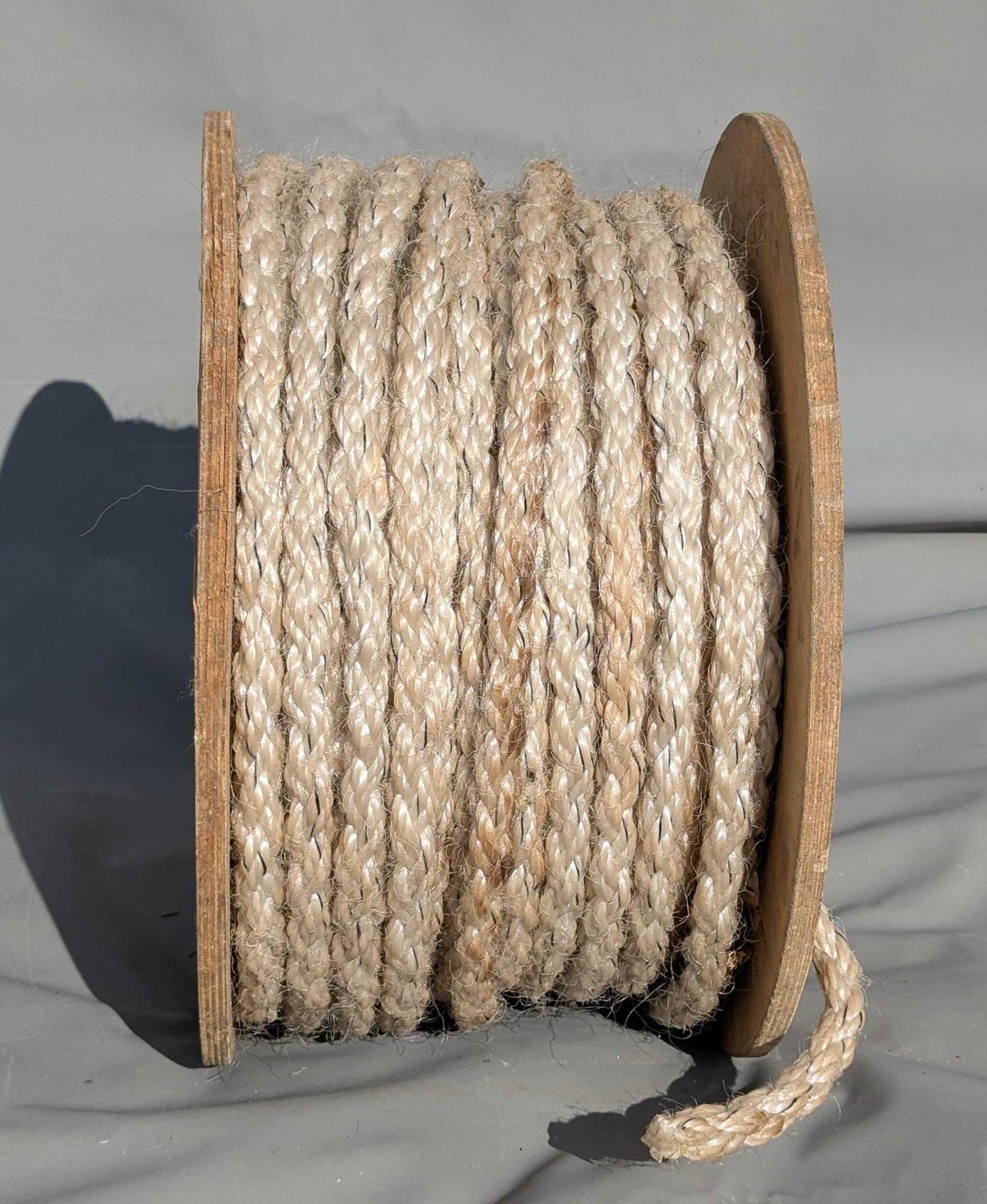 photo for sale Grande bobine de câble vintage Bicc
