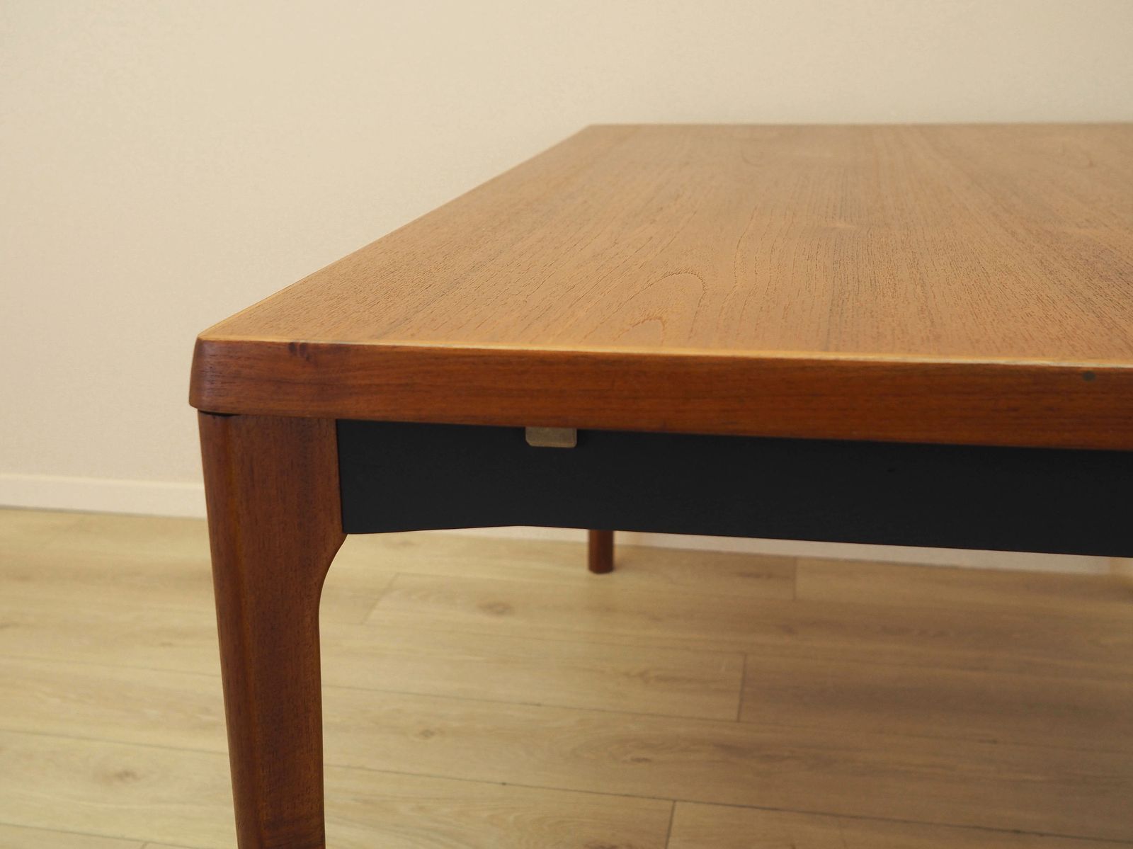 Teakhouten uitschuifbare eettafel van Henning Kjærnulf, Vejle Stole & Møbelfabrik, Denemarken, jaren 1960 photo buy