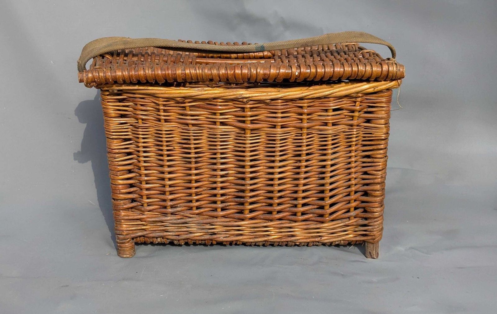 Vintage rieten visvleet, mand photo furniture