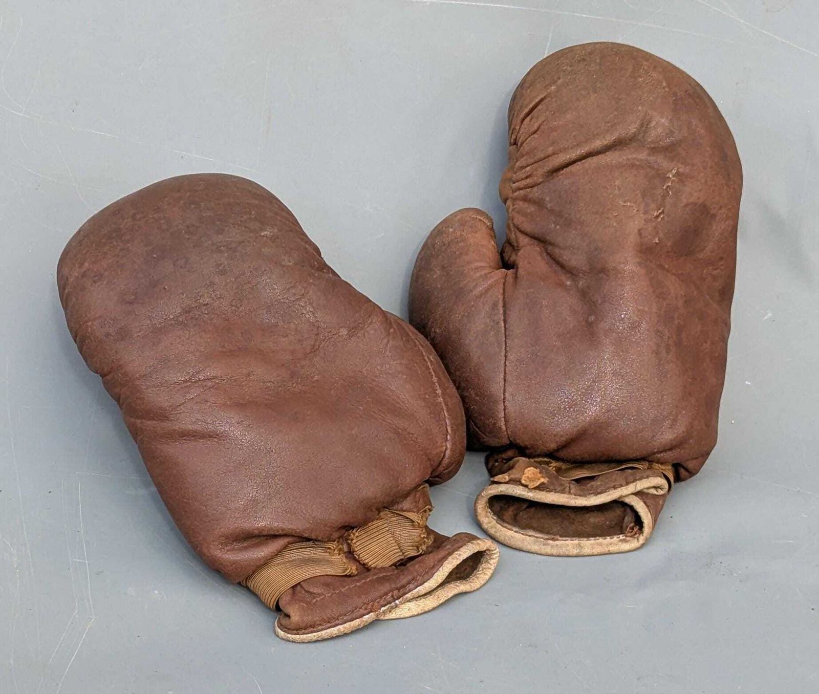 photo for sale Antieke leren bokshandschoenen, art deco, ca. 1920s