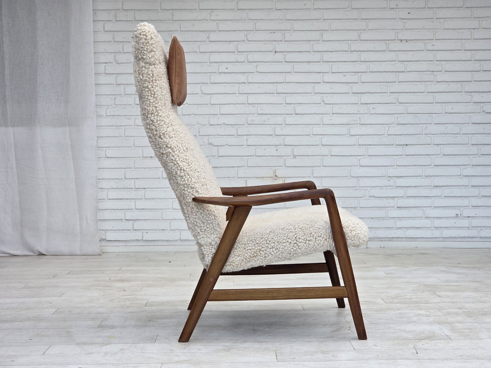 Ca. jaren 1960, Deens design van Alf Svensson, Echt schapenvacht, Opnieuw bekleed. photo buy