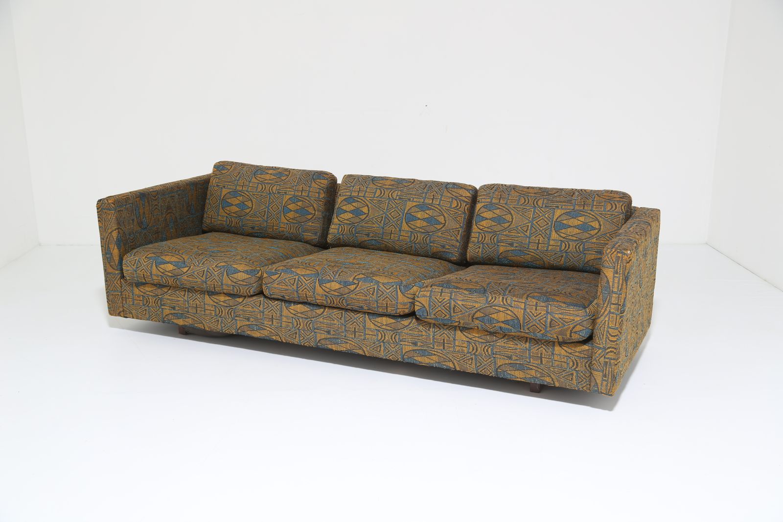 Canapé mid-century modern américain de style Tuxedo, par Shawnee Penn, années 1960. photo for sale