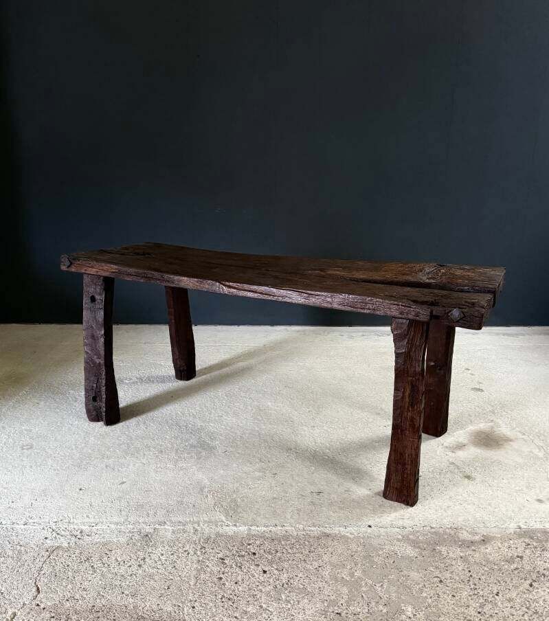 Handgemaakte gebeeldhouwde werkbanktafel, begin 19e eeuw photo for sale