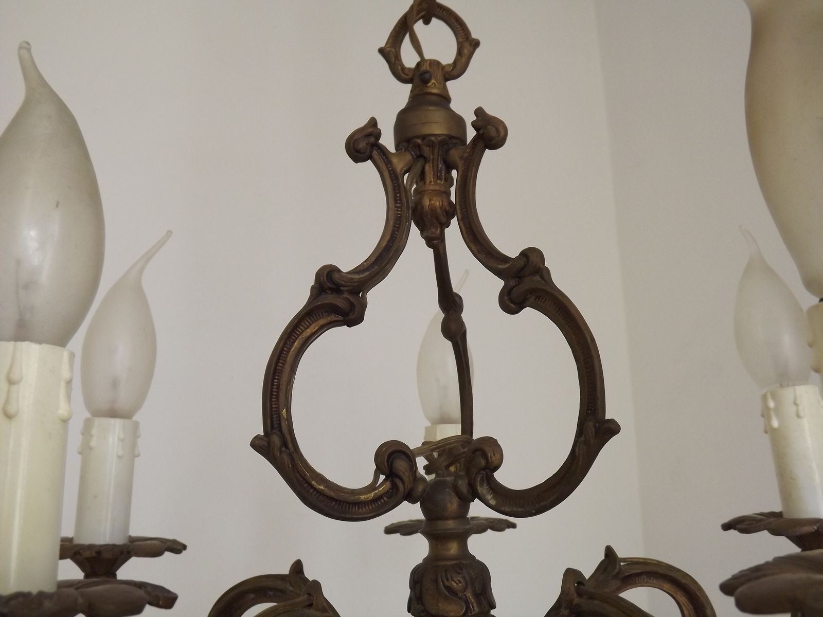 photo furniture Elegant French Antique Bronze 5 Light 3 Sided Cage Style Chandelier