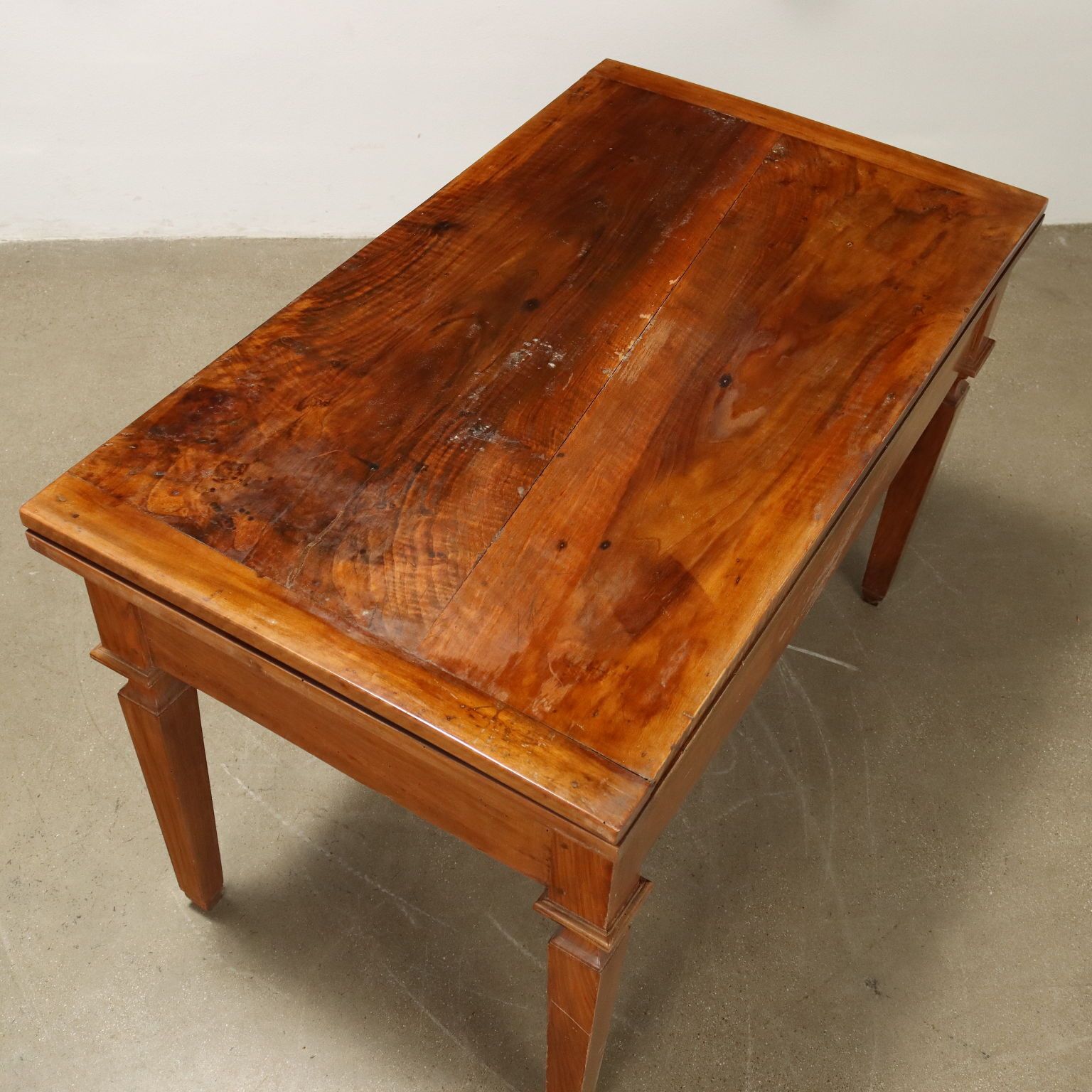 Directoire tafel walnoot Frankrijk 18e eeuw photo Meubels