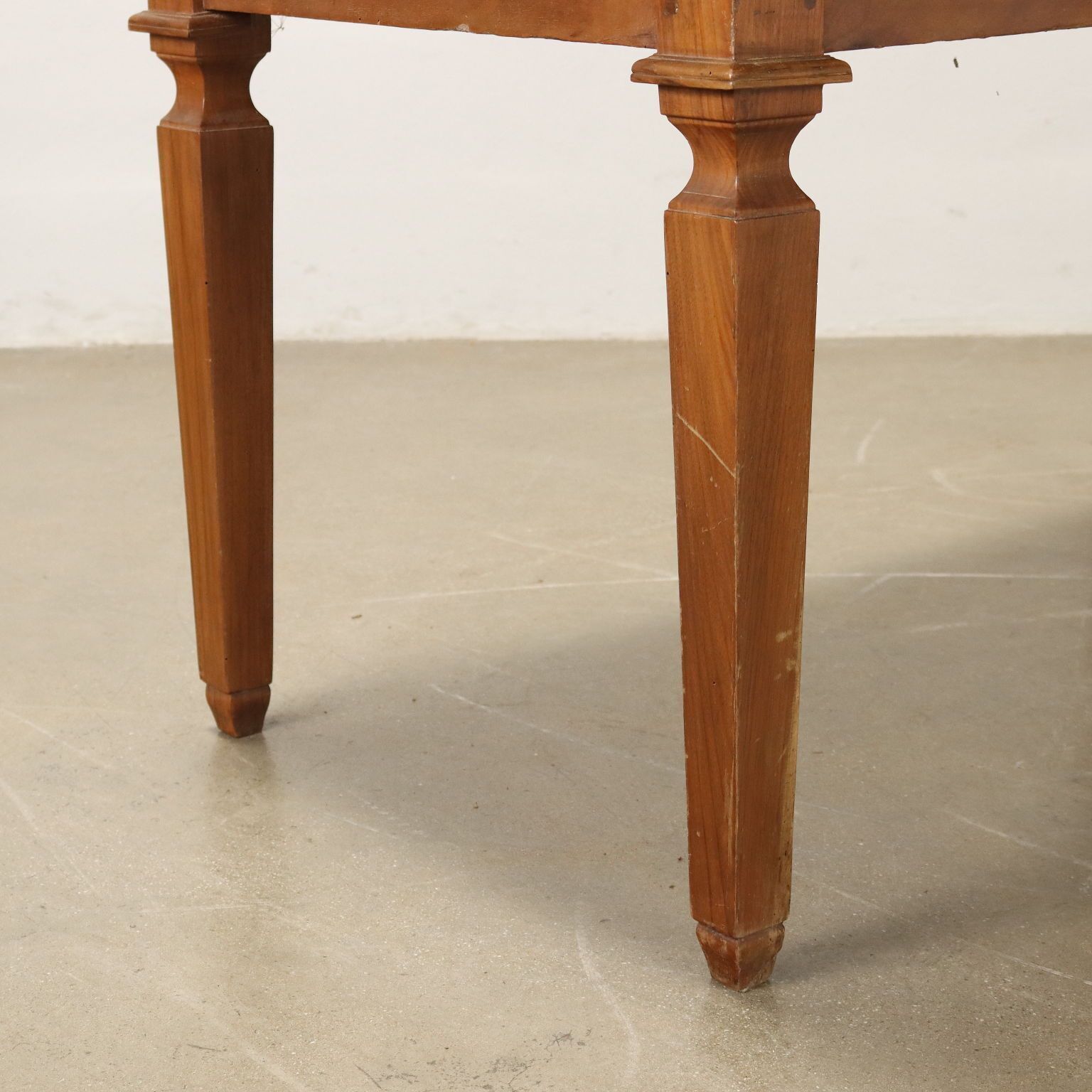 Directoire tafel walnoot Frankrijk 18e eeuw photo vinterior