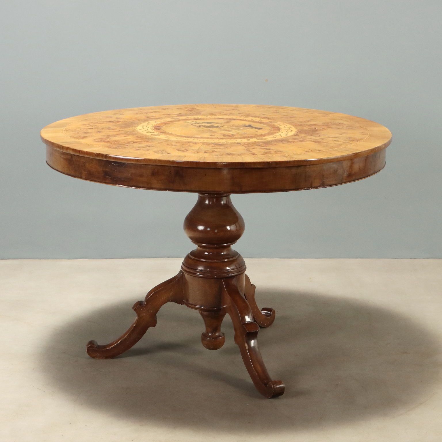 Antique Round Table Walnut Inlays Vittorio Emanuele II XIX Century