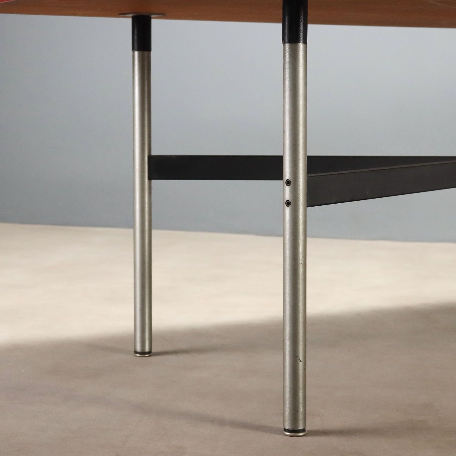 Eettafel van Katavolos, Kelley en Littell voor ICF De Padova photo vinterior