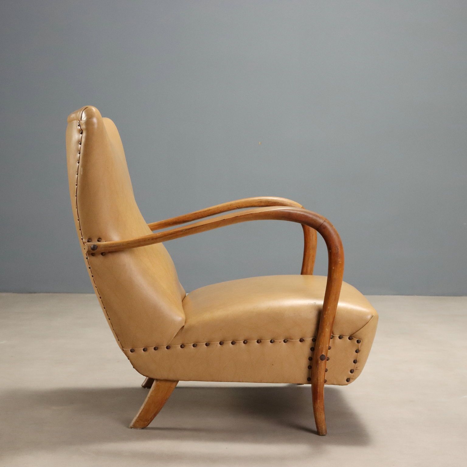 Vintage Fauteuil Beukenhout Kunstleer Schuim Design Italië jaren 1950 photo for sale
