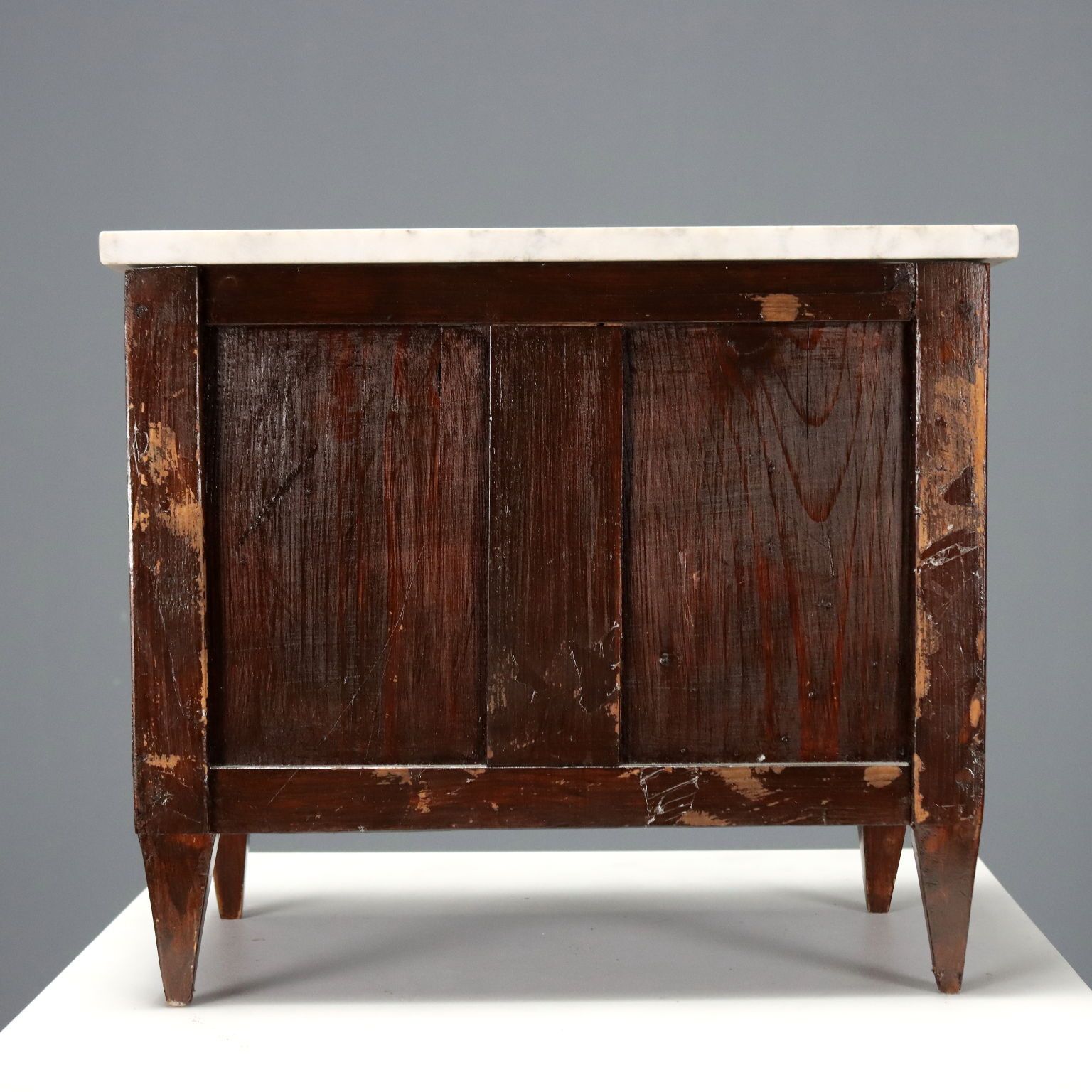 photo furniture Kleine ladekast, neoclassicistische stijl, 20e eeuw