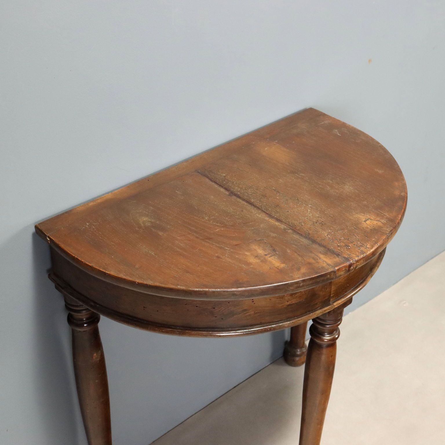 Demi Lune Console in Walnoot, Italië, 19e Eeuw photo vinterior