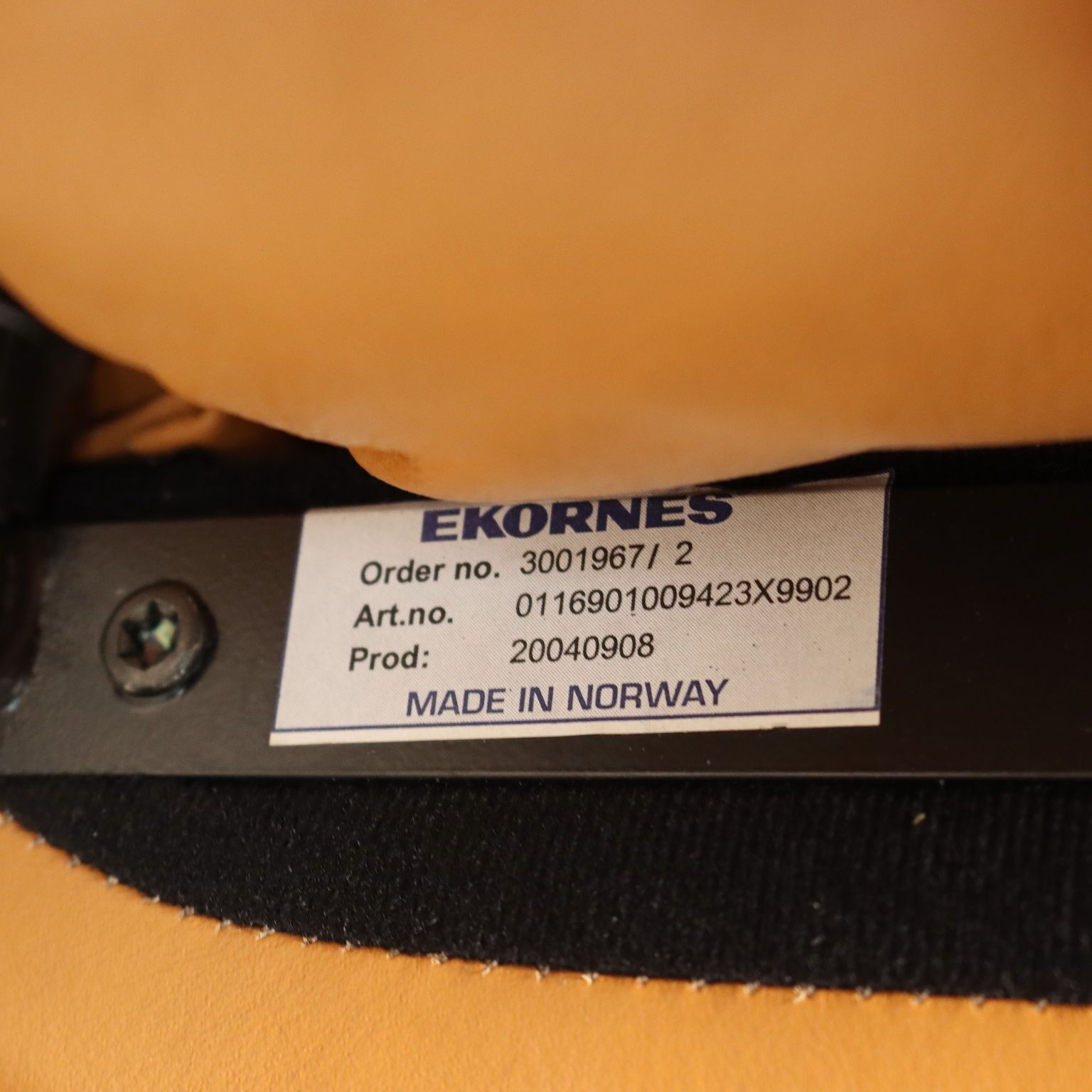 photo vinterior Vintage Ekornes Armchair With Footrests Leather Design 1980s