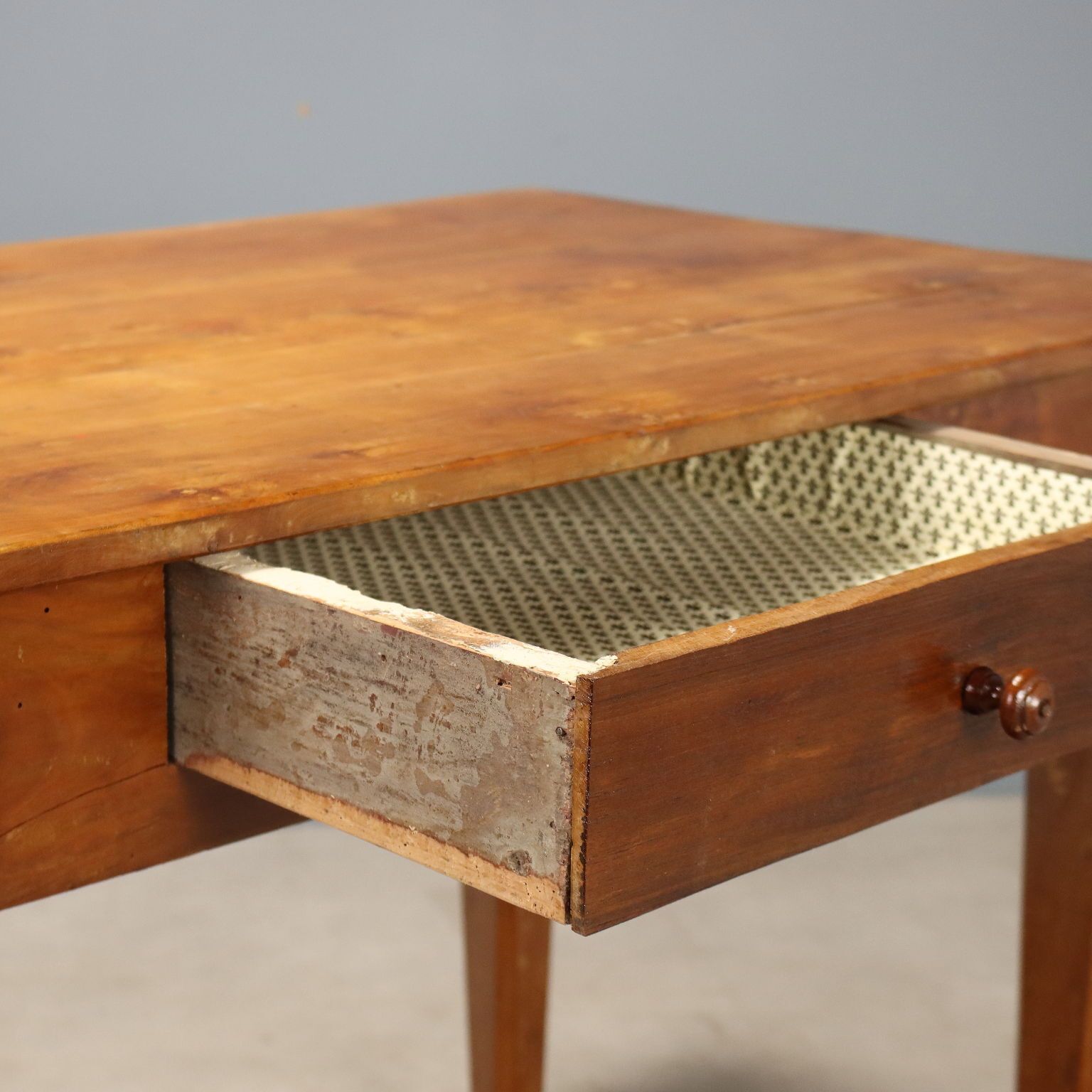 Directoire schrijftafel in kersenhout photo for sale