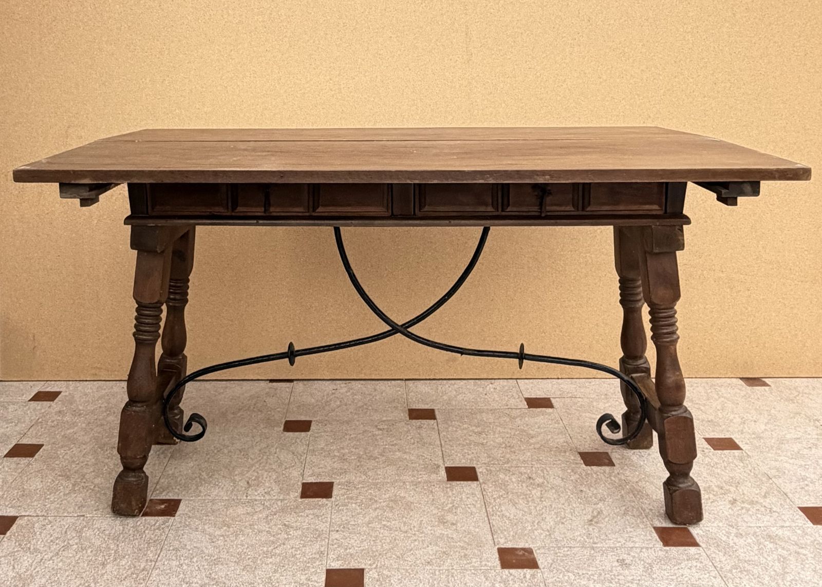 Spaanse Klaptafel met IJzeren Verbindingsstangen, jaren 1940 photo vintage