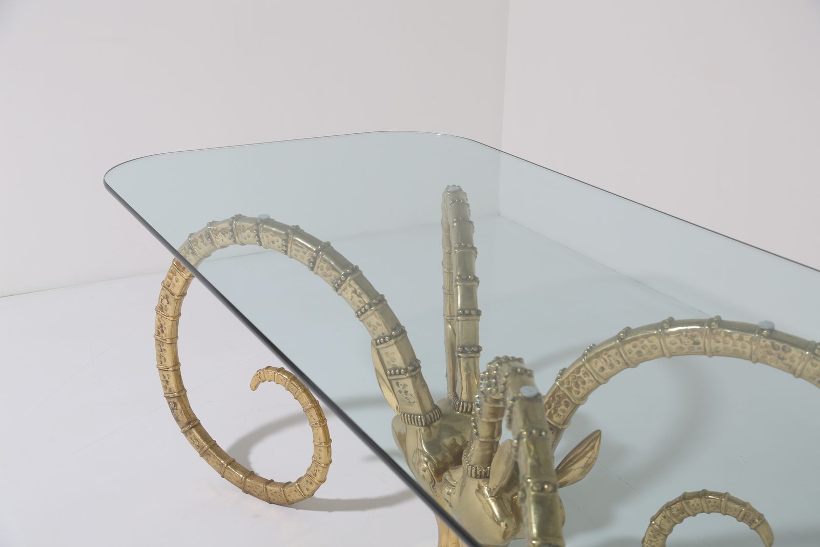 photo for sale Mid-Century Modern Messing Ibex Ramshoofden Eettafel In De Stijl Van Alain Chervet, jaren 1970