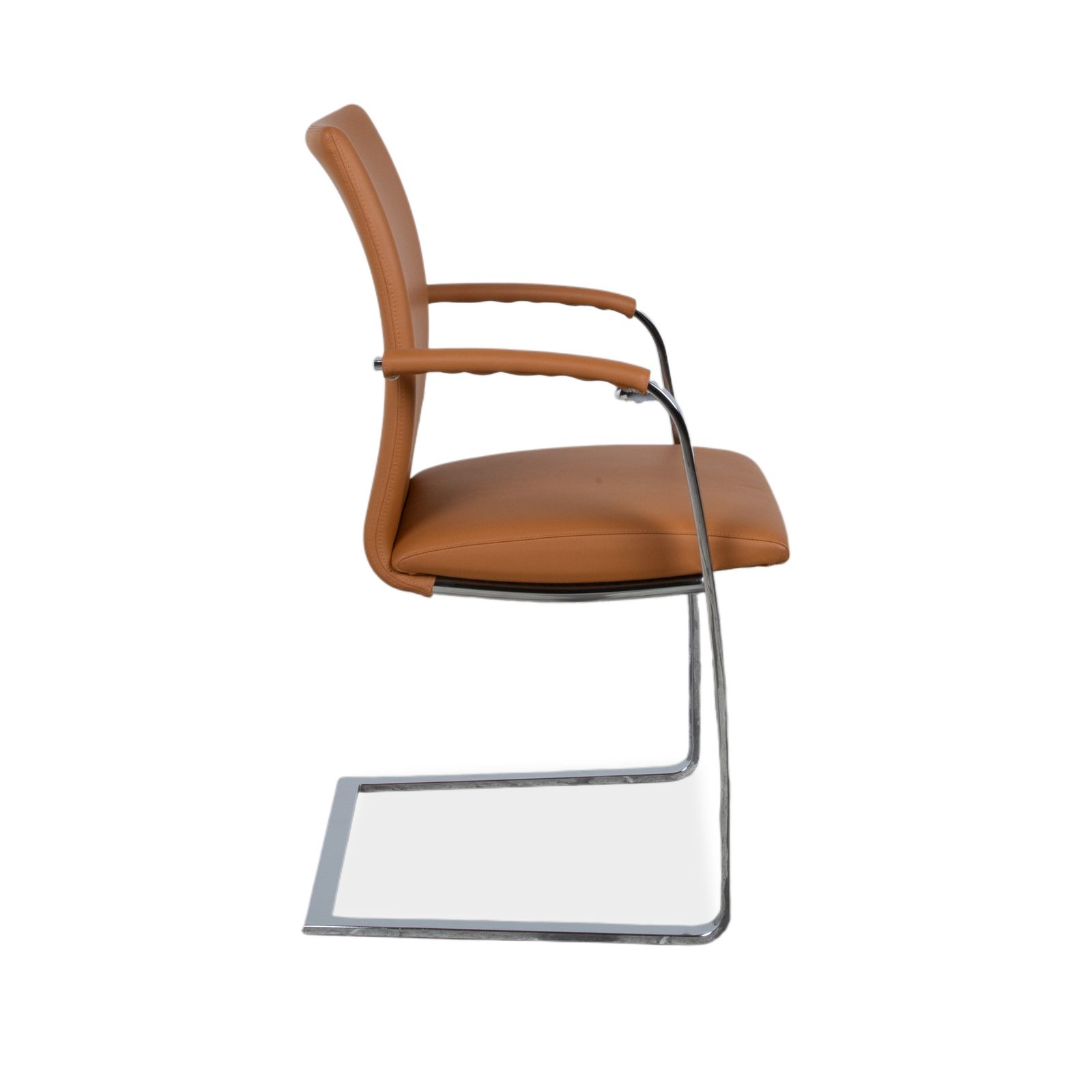 photo furniture Lot de 6 chaises Tonon Swing en cuir et chrome, cognac brun