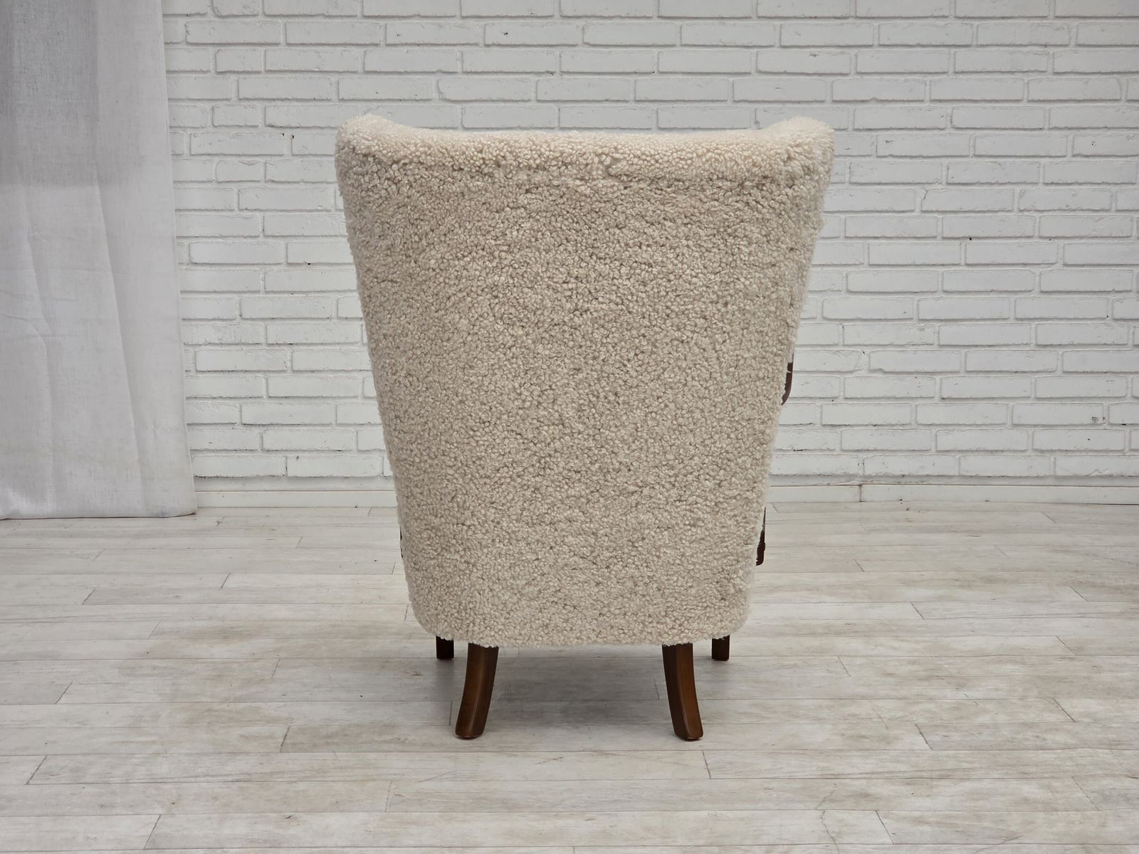 photo for sale Ca. jaren 1960, Deens design van Alfred Christensen, opnieuw bekleed, echt schapenleer.