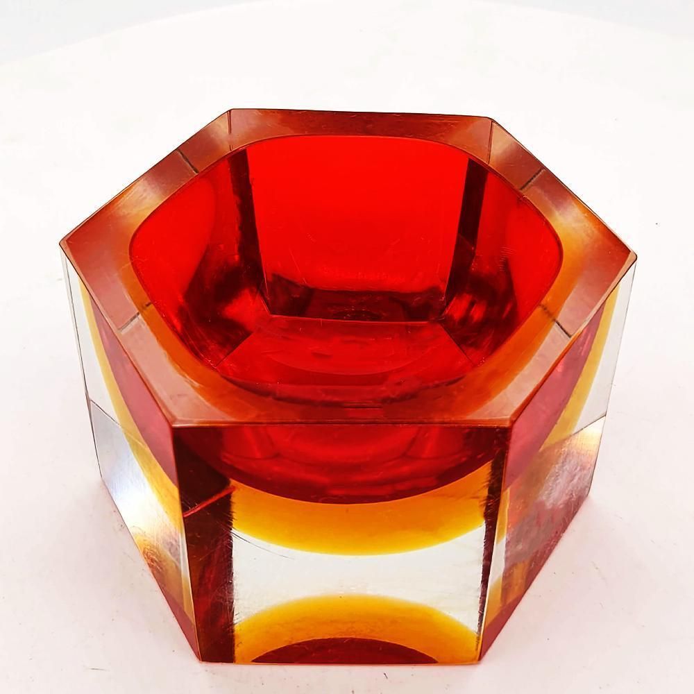 Cendrier hexagonal rare en verre de Murano, par Flavio Poli pour Seguso, années 1960. Fabriqué à Murano, Italie. photo Décoration
